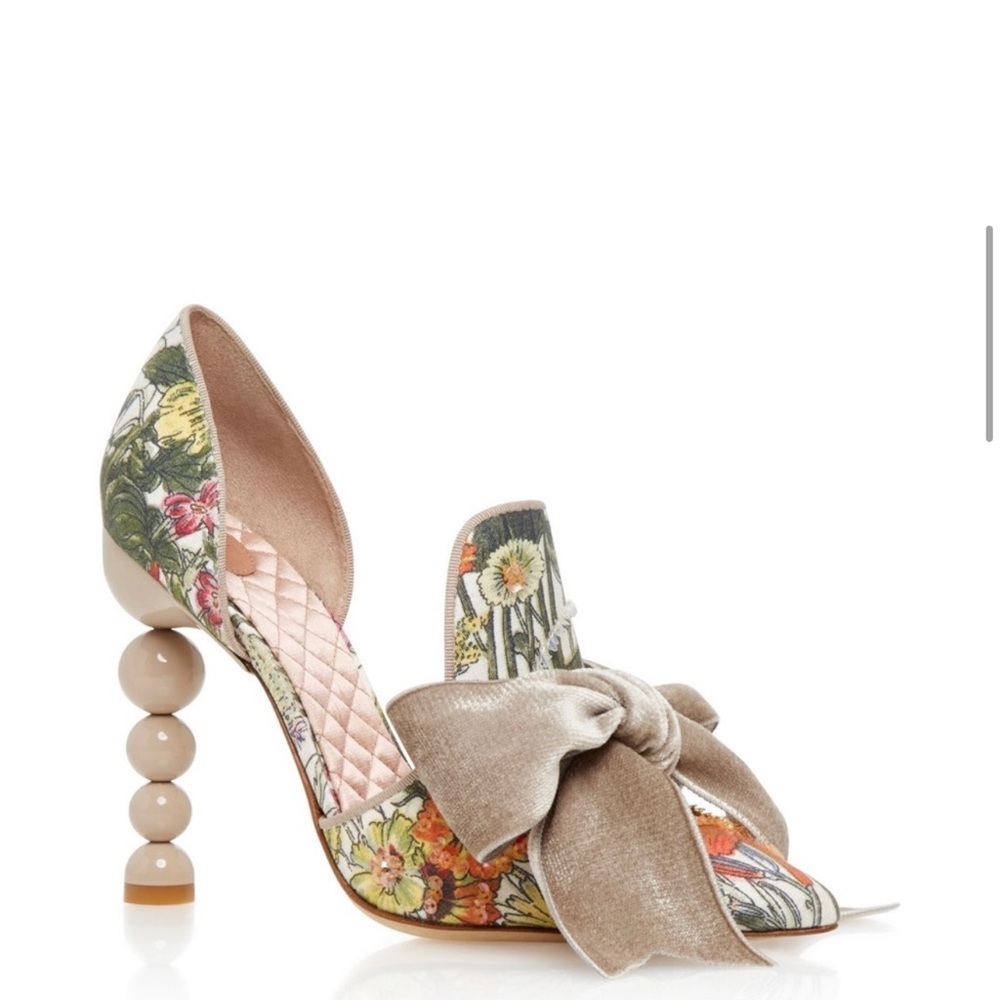 In search of Tory Burch Clara pumps in Taupe
